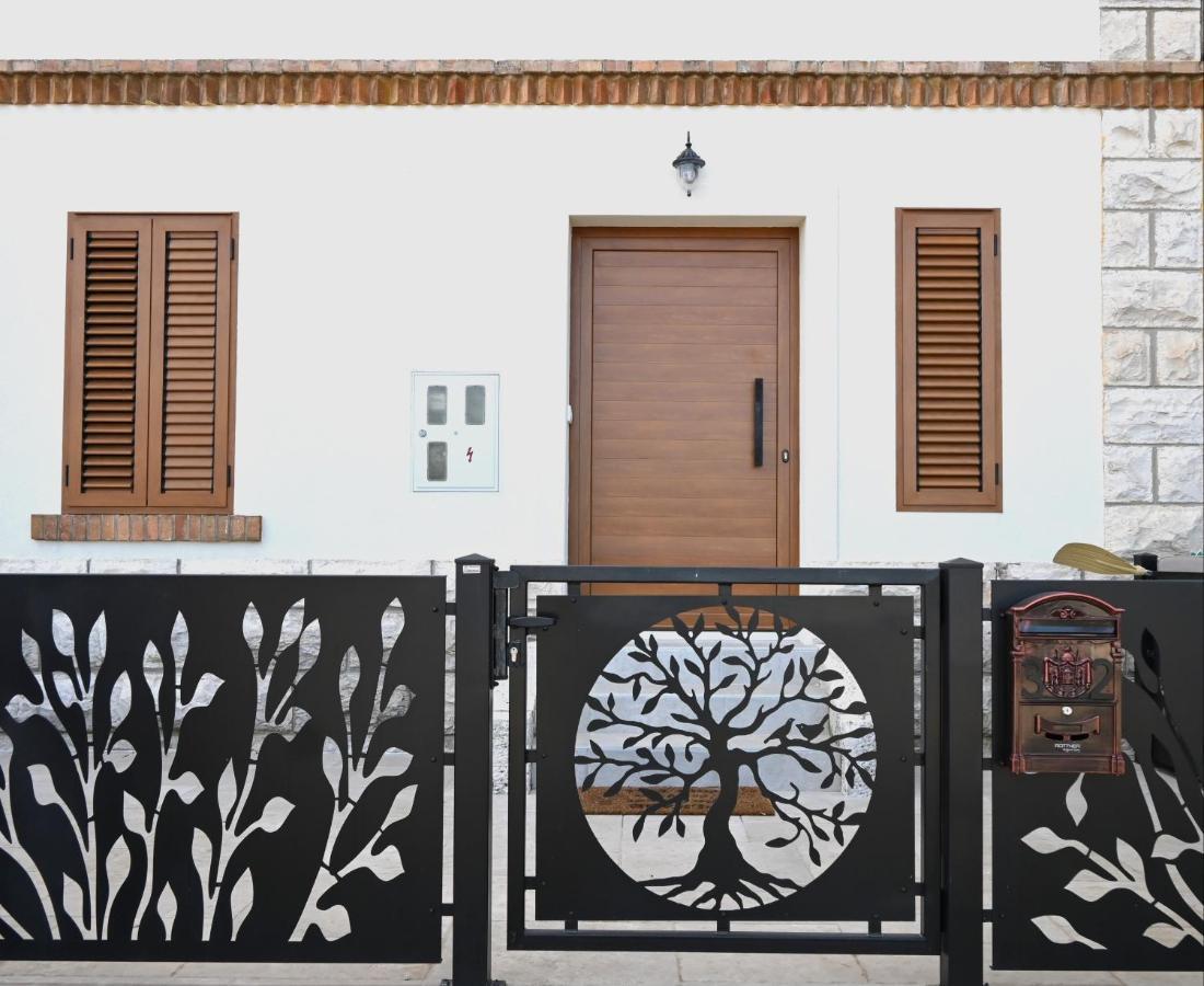 Boomerang - Holiday House With Sea View Дайла Экстерьер фото